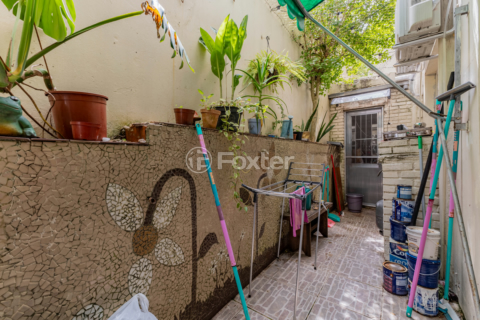 Image 33 - 979335