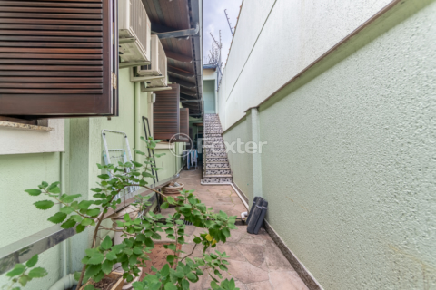 Image 36 - 979449