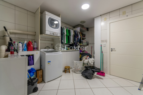 Image 34 - 979449