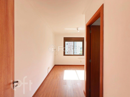 Image 22 - 979466