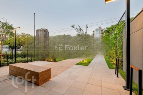 Image 39 - 979632