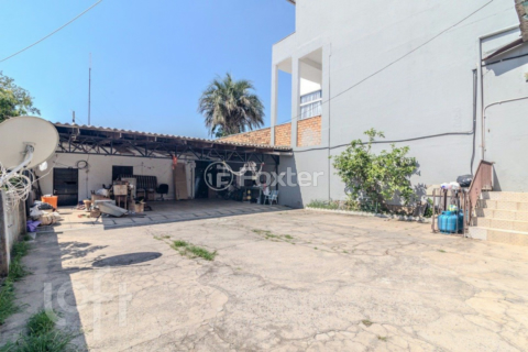 Image 38 - 979789