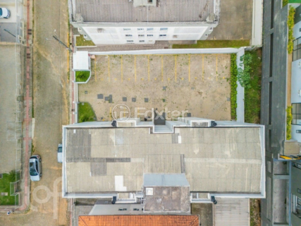 Image 37 - 979802
