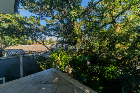 Image 32 - 979857