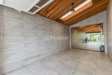 Image 33 - 979889