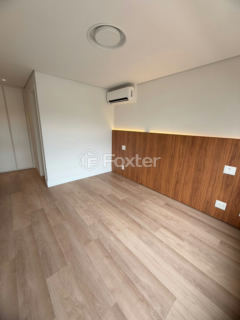 Image 21 - 980741