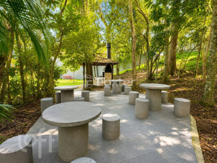 Image 35 - 980814