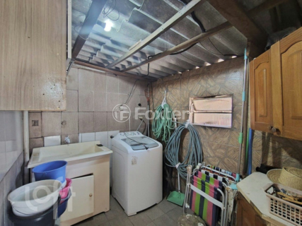 Image 31 - 980945