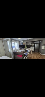 Image 3 - 981108