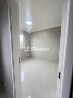 Image 3 - 981206