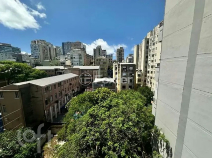 Image 21 - 981652