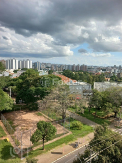 Image 32 - 982093