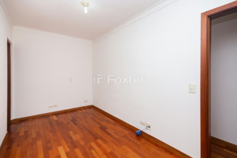 Image 33 - 982221