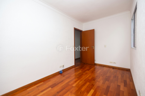 Image 35 - 982221