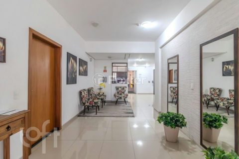 Image 36 - 982375