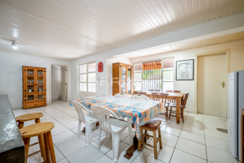 Image 33 - 982385