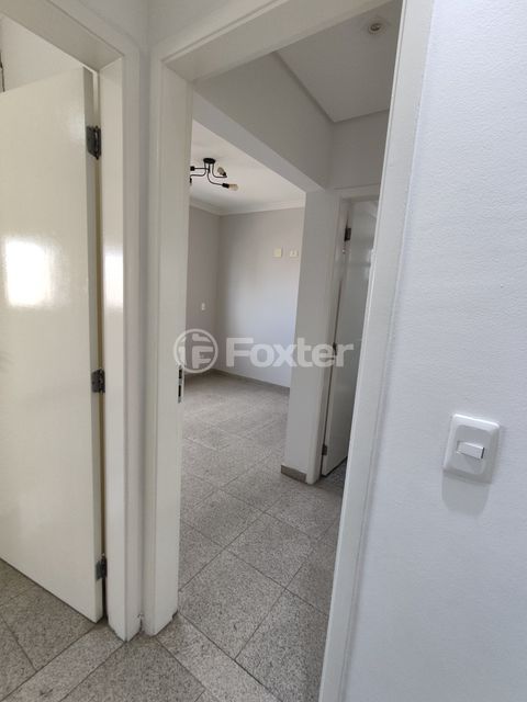 Image 44 - 982456