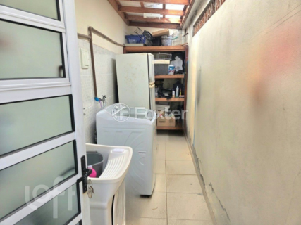 Image 31 - 982499