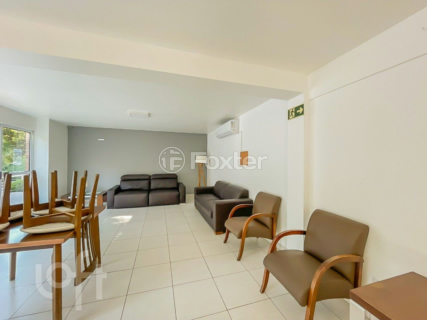 Image 32 - 982549