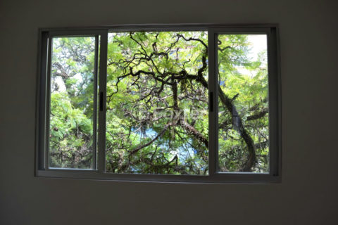 Image 9 - 982657