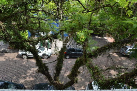 Image 12 - 982657