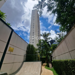 Image 31 - 982712