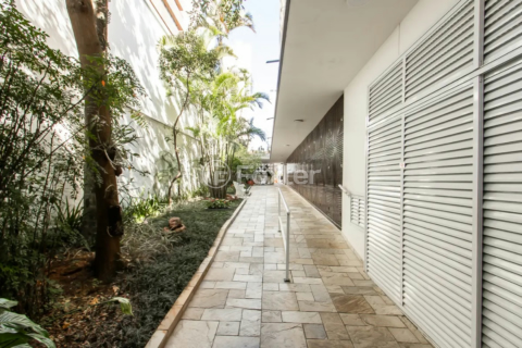 Image 34 - 982884