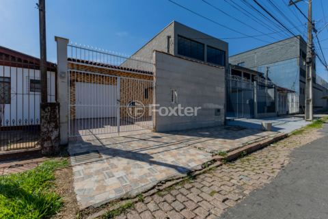 Image 42 - 982975