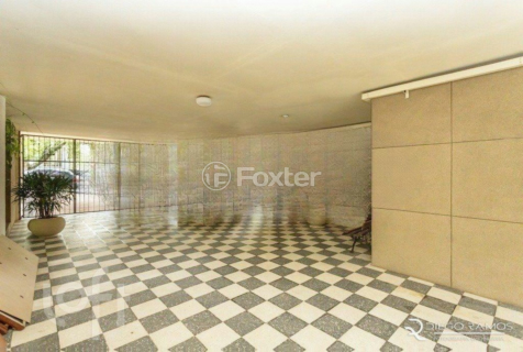 Image 21 - 982988