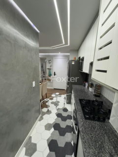 Image 24 - 983060