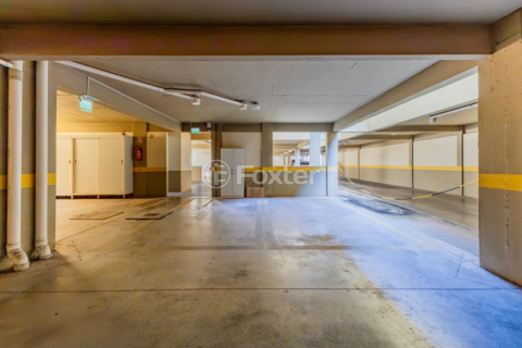 Image 35 - 983367