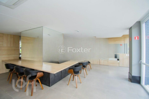 Image 37 - 983561