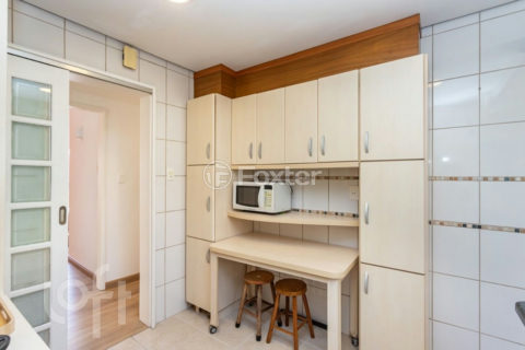Image 21 - 983665