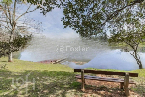 Image 52 - 983722