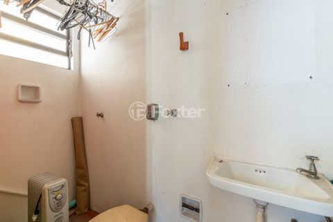 Image 30 - 983739