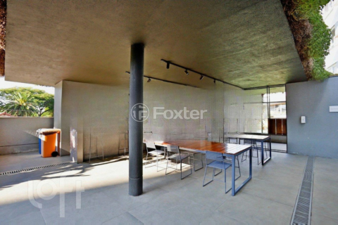 Image 21 - 983741