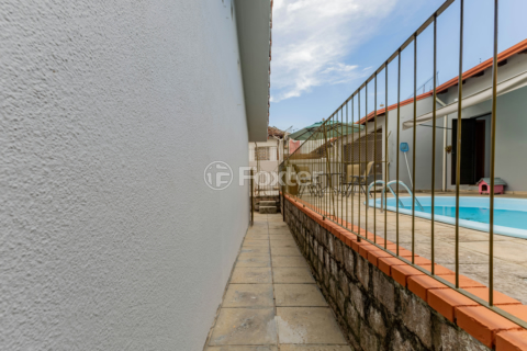 Image 31 - 983987