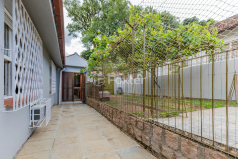 Image 32 - 983987