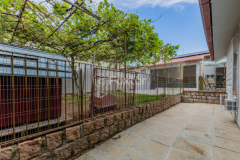 Image 33 - 983987