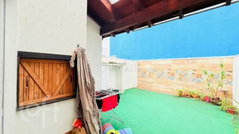 Image 32 - 984058