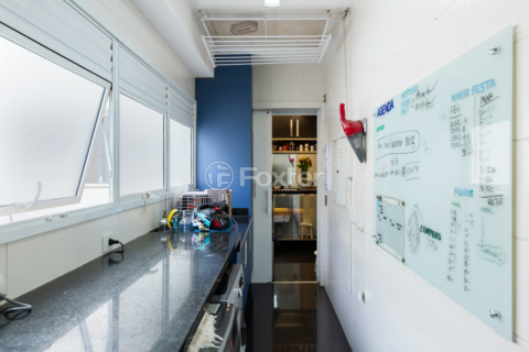Image 44 - 984174