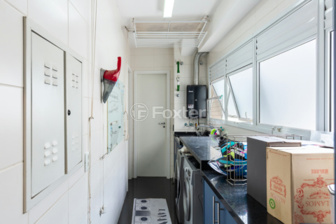 Image 43 - 984174