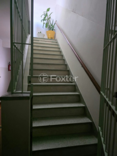 Image 21 - 984187