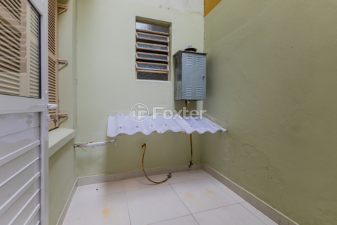 Image 39 - 984230