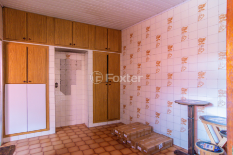 Image 30 - 984267