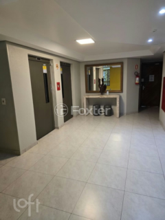 Image 28 - 984317