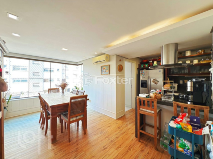 Image 21 - 984495