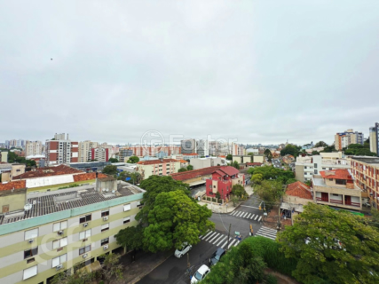 Image 25 - 984535