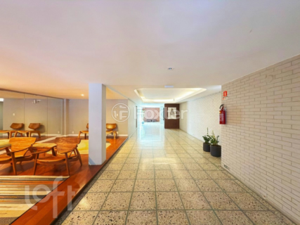 Image 38 - 984607