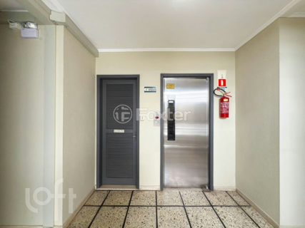Image 35 - 984607